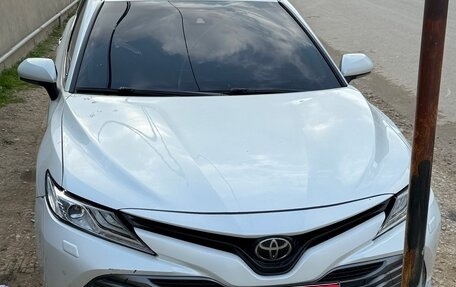 Toyota Camry, 2019 год, 1 700 000 рублей, 1 фотография