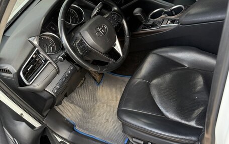 Toyota Camry, 2019 год, 1 700 000 рублей, 8 фотография