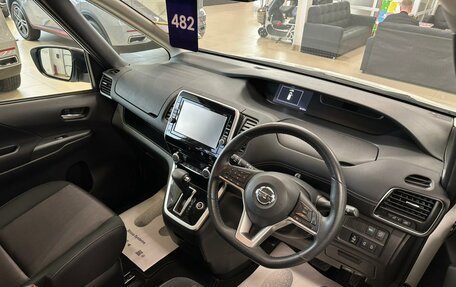 Nissan Serena IV, 2018 год, 1 989 900 рублей, 11 фотография