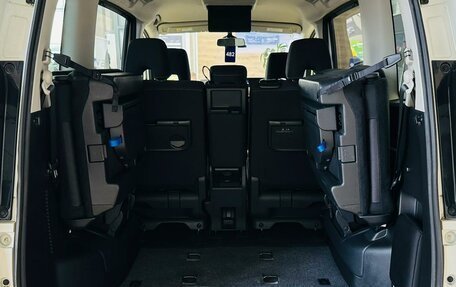 Nissan Serena IV, 2018 год, 1 989 900 рублей, 21 фотография