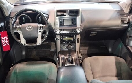 Toyota Land Cruiser Prado 150 рестайлинг 2, 2010 год, 2 050 000 рублей, 12 фотография