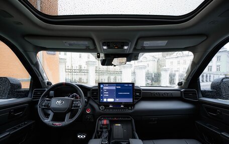 Toyota Tundra, 2023 год, 9 000 000 рублей, 9 фотография