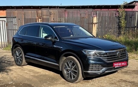 Volkswagen Touareg III, 2020 год, 5 800 000 рублей, 2 фотография