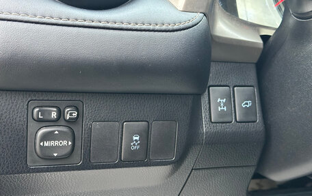 Toyota RAV4, 2013 год, 1 890 000 рублей, 21 фотография