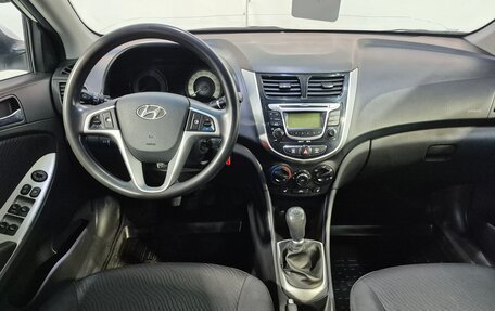 Hyundai Solaris II рестайлинг, 2013 год, 864 000 рублей, 10 фотография