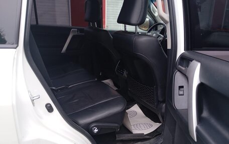 Toyota Land Cruiser Prado 150 рестайлинг 2, 2020 год, 6 200 000 рублей, 11 фотография