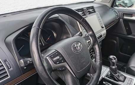 Toyota Land Cruiser Prado 150 рестайлинг 2, 2020 год, 6 200 000 рублей, 9 фотография