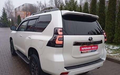 Toyota Land Cruiser Prado 150 рестайлинг 2, 2020 год, 6 200 000 рублей, 4 фотография