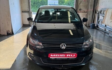 Volkswagen Polo VI (EU Market), 2015 год, 900 000 рублей, 2 фотография