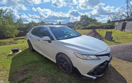 Toyota Camry, 2019 год, 3 650 000 рублей, 4 фотография