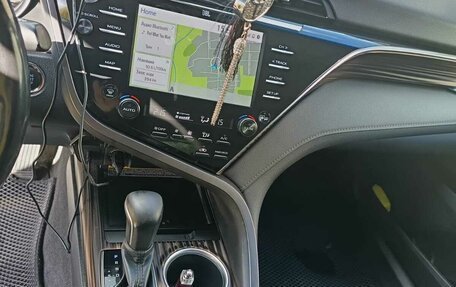 Toyota Camry, 2019 год, 3 650 000 рублей, 15 фотография