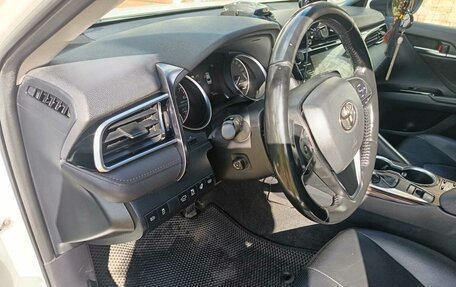 Toyota Camry, 2019 год, 3 650 000 рублей, 13 фотография