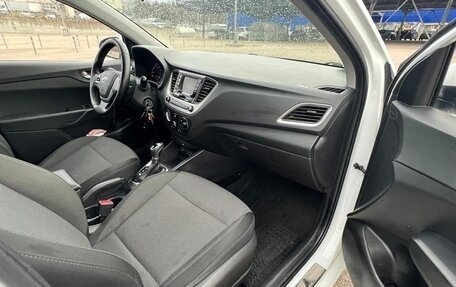 Hyundai Solaris II рестайлинг, 2017 год, 1 340 000 рублей, 8 фотография