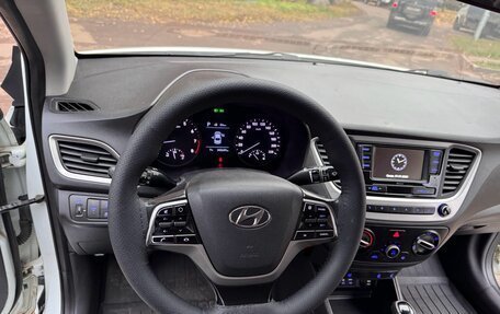 Hyundai Solaris II рестайлинг, 2018 год, 729 000 рублей, 13 фотография