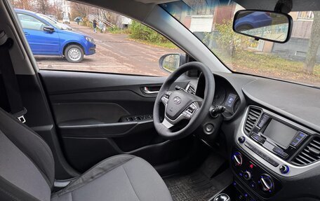 Hyundai Solaris II рестайлинг, 2018 год, 729 000 рублей, 23 фотография