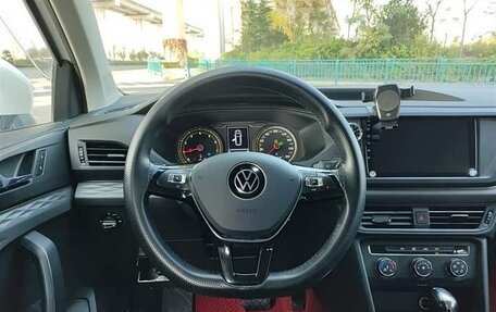 Volkswagen Taos, 2021 год, 1 640 000 рублей, 10 фотография