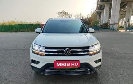 Volkswagen Taos, 2021 год, 1 640 000 рублей, 2 фотография
