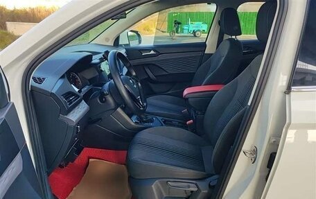 Volkswagen Taos, 2021 год, 1 640 000 рублей, 13 фотография