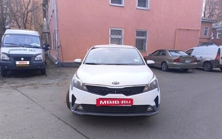 KIA Rio IV, 2020 год, 850 000 рублей, 2 фотография