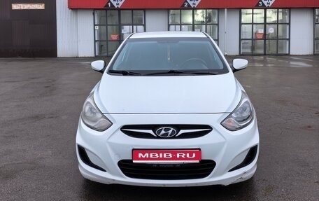 Hyundai Solaris II рестайлинг, 2011 год, 690 000 рублей, 1 фотография