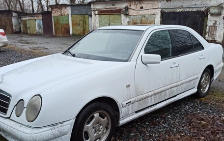 Mercedes-Benz E-Класс, 1998 год, 400 000 рублей, 2 фотография