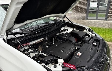 Mitsubishi Outlander III рестайлинг 3, 2021 год, 2 715 000 рублей, 10 фотография