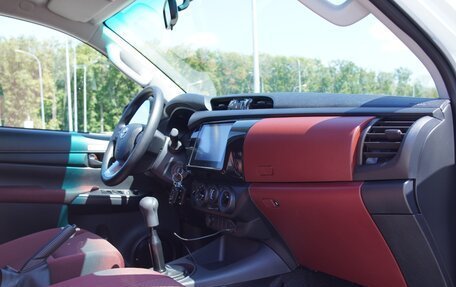 Toyota Hilux VIII, 2025 год, 10 290 000 рублей, 23 фотография