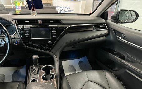 Toyota Camry, 2018 год, 2 899 900 рублей, 15 фотография