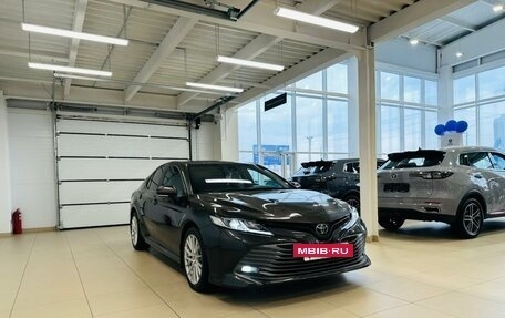 Toyota Camry, 2018 год, 2 899 900 рублей, 8 фотография