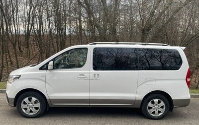 Hyundai Grand Starex Grand Starex I рестайлинг 2, 2018 год, 2 890 000 рублей, 1 фотография