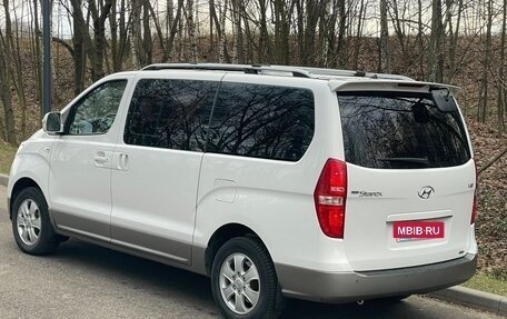 Hyundai Grand Starex Grand Starex I рестайлинг 2, 2018 год, 2 890 000 рублей, 6 фотография