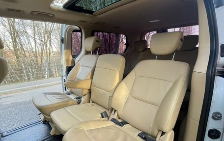 Hyundai Grand Starex Grand Starex I рестайлинг 2, 2018 год, 2 890 000 рублей, 18 фотография