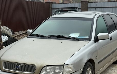 Volvo V40 I, 2001 год, 300 000 рублей, 1 фотография