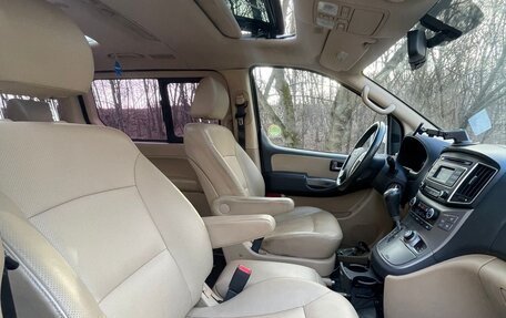 Hyundai Grand Starex Grand Starex I рестайлинг 2, 2018 год, 2 890 000 рублей, 30 фотография