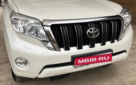 Toyota Land Cruiser Prado 150 рестайлинг 2, 2015 год, 3 500 000 рублей, 2 фотография