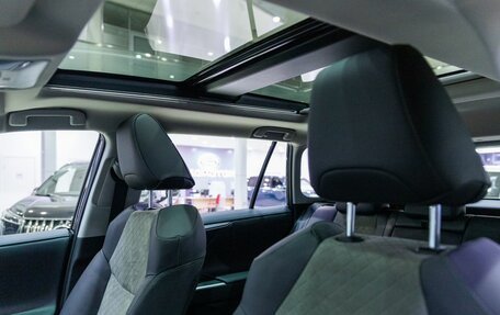 Toyota RAV4, 2025 год, 4 690 000 рублей, 14 фотография