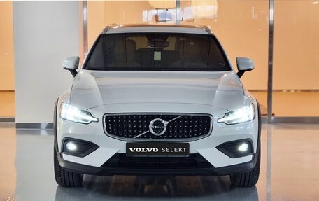 Volvo V60 Cross Country II, 2025 год, 6 422 008 рублей, 2 фотография