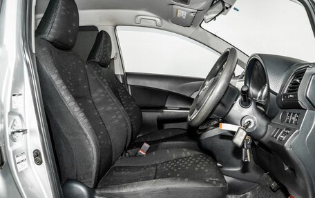 Toyota Ractis II, 2011 год, 900 000 рублей, 5 фотография