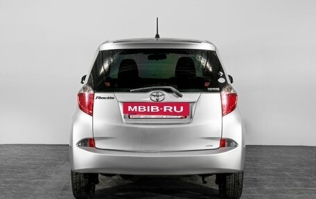 Toyota Ractis II, 2011 год, 900 000 рублей, 4 фотография