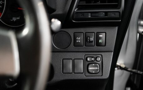 Toyota Ractis II, 2011 год, 900 000 рублей, 14 фотография