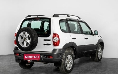 Chevrolet Niva I рестайлинг, 2015 год, 795 000 рублей, 3 фотография