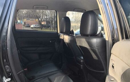 Mitsubishi Outlander III рестайлинг 3, 2013 год, 1 300 000 рублей, 12 фотография