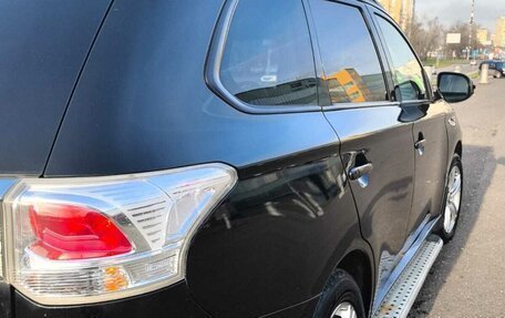 Mitsubishi Outlander III рестайлинг 3, 2013 год, 1 300 000 рублей, 14 фотография