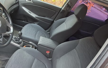 Hyundai Solaris II рестайлинг, 2014 год, 850 000 рублей, 3 фотография