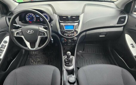 Hyundai Solaris II рестайлинг, 2012 год, 770 000 рублей, 9 фотография