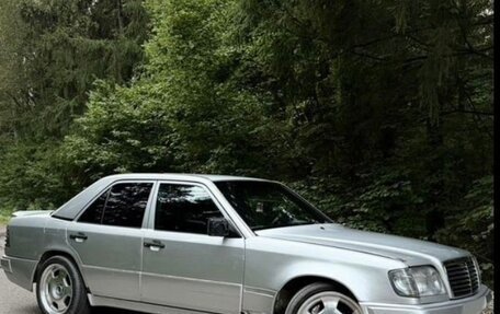 Mercedes-Benz E-Класс, 1995 год, 590 000 рублей, 3 фотография