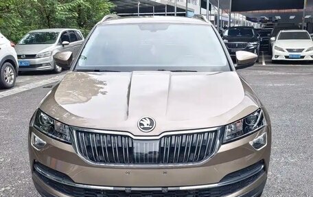 Skoda Karoq I, 2021 год, 1 855 000 рублей, 2 фотография