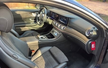 Mercedes-Benz E-Класс, 2020 год, 5 000 000 рублей, 9 фотография