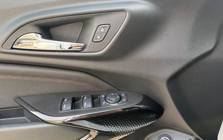 Chevrolet Trax, 2023 год, 1 950 000 рублей, 14 фотография