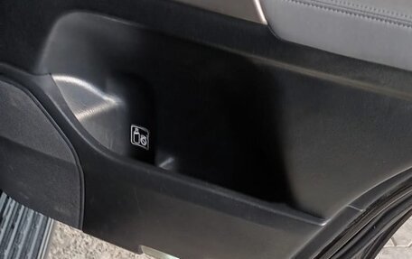 Toyota Land Cruiser 200, 2009 год, 2 950 000 рублей, 21 фотография